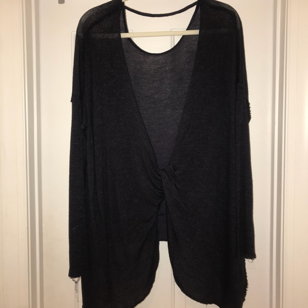 Open back, oversized sweater